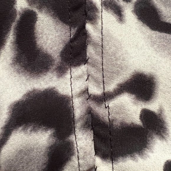 Lane Bryant Top Women 18/20 Black Gray Leopard Print Beaded V-Neck Short Sleeve - Picture 7 of 9